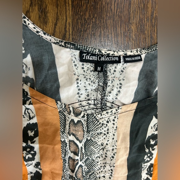 Tolani medium blouse euc - Picture 3 of 5